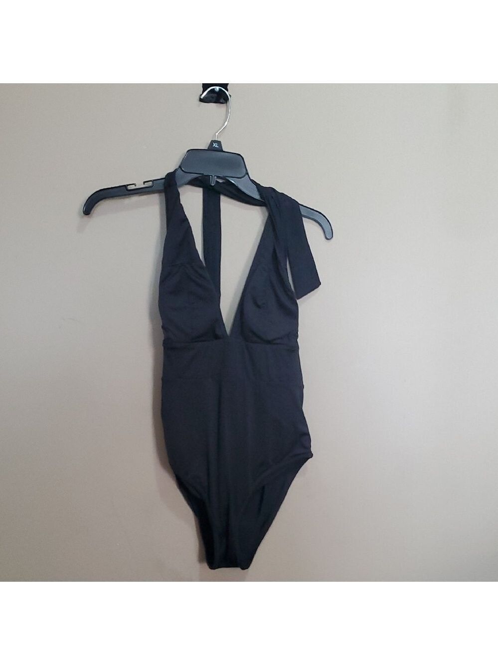 Cupshe Black Halter One-Piece Swimsuit Size Small